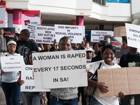 Nam Phi: Cứ 17 giây có một phụ nữ bị hãm hiếp