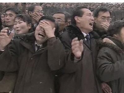 Người dân Triều Tiên khóc than lãnh đạo Kim Jong Il