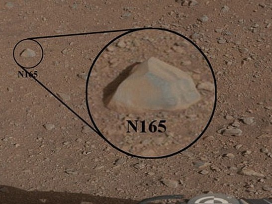 Tàu thám hiểm Curiosity bắn vỡ đá trên sao Hỏa
