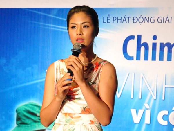 Hoa hậu Ngọc Hân làm Sứ giả Chim Én 2012