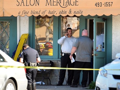 Nổ súng tại tiệm cắt tóc, tám người chết