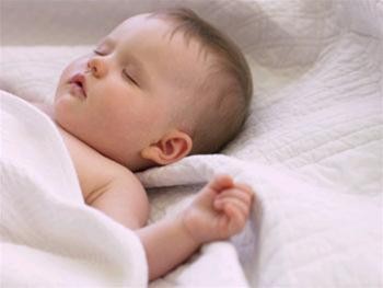 Ngủ sâu giúp trẻ cao hơn