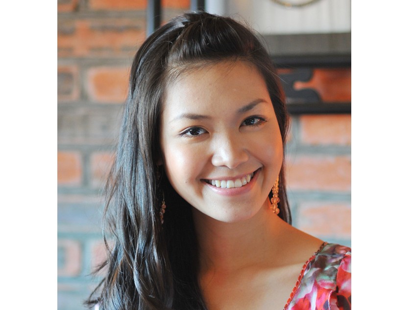 Hoa hậu Thùy Dung - học tập và làm từ thiện