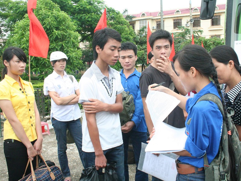 Bạn trẻ Bắc Giang với chương trình "Em tôi đi thi"
