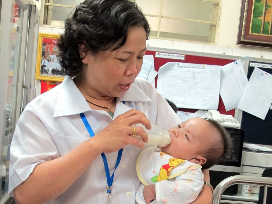 Cứu sống trẻ sơ sinh bị mù do bệnh lậu