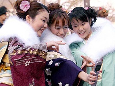 Phụ nữ Nhật đòi giữ lại tên sau kết hôn