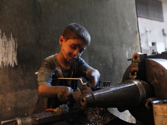 Bé Syria 10 tuổi sửa tên lửa thành thục
