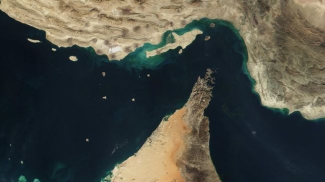 Iran: Không ai có thể vượt qua eo biển Hormuz