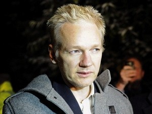 Nhà sáng lập WikiLeaks được tại ngoại
