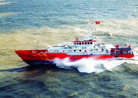 Tàu SAR 272 chỉ huy cứu nạn