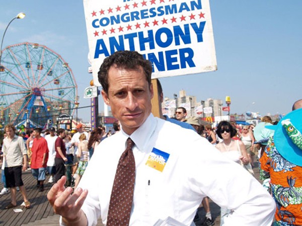 Thượng Nghị sỹ Weiner bị mất chức vì ảnh nóng