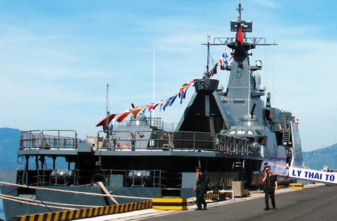 Hải quân Việt Nam tiếp nhận tàu hộ vệ tên lửa