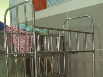 5 trẻ sơ sinh rơi xuống đất vì điều dưỡng sơ xuất