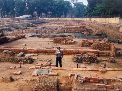 Phế tích ở Hoàng thành Thăng Long
