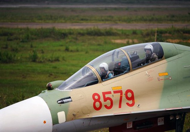 Clip: Phi đội Su-30 của Việt Nam xuất kích