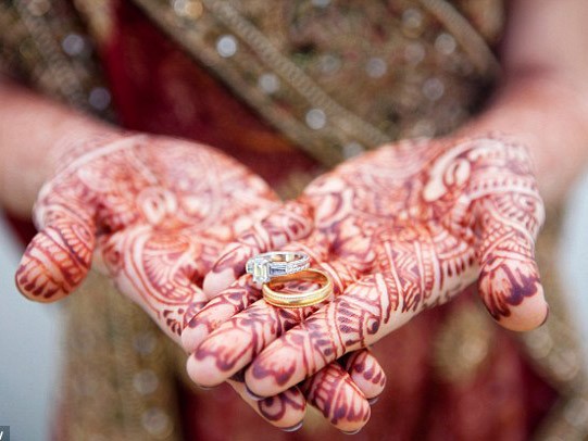 Hàng trăm cô dâu bị ép kiểm tra trinh tiết để nhận hỗ trợ tài chính của chính quyền Ấn Độ