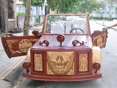 'Siêu xe' bằng gỗ tự chế tại Việt Nam