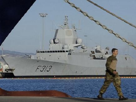 Một tàu chịu trách nhiệm chở vũ khí hóa học khỏi Syria