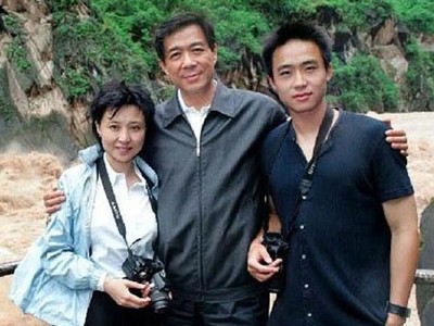 Ông Bạc Hy Lai mất chức trong Đảng, vợ bị bắt vì tình nghi giết người