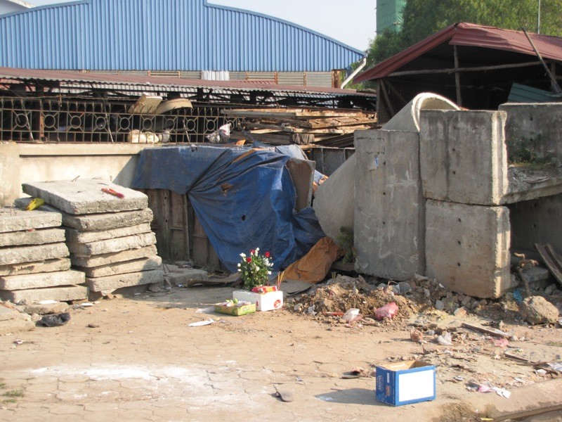 Hà Nội: Phát hiện xác chết cạnh chợ Đồng Xa