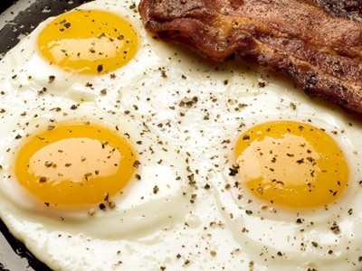 Ăn quá nhiều trứng có hại cho tim