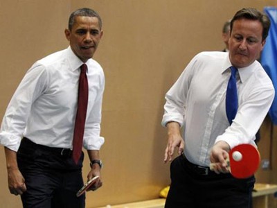 Tổng thống Mỹ đánh bóng bàn với Thủ tướng Anh