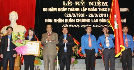Tỉnh đoàn Hà Tĩnh nhận huân chương Lao động hạng Nhì