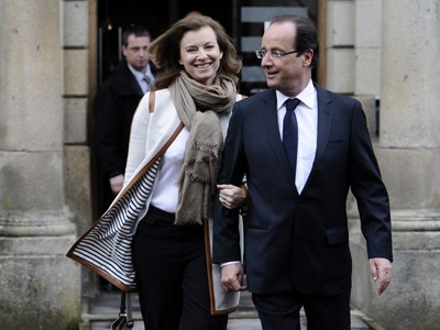 Bạn gái Tổng thống Pháp lại gây xì căng đan