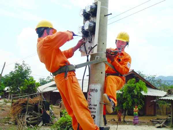 Bộ máy cồng kềnh của EVN là một trong những nguyên nhân quan trọng khiến chi phí giá thành điện của Việt Nam cao Ảnh: Hồng Vĩnh