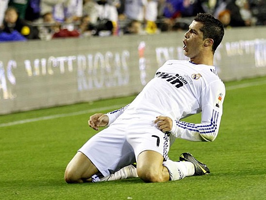 Ronaldo ghi bàn, Real Madrid thắng Siêu kinh điển