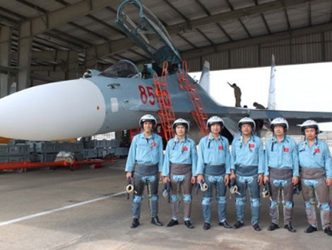 8X Việt lái 'hổ mang chúa' Su-30MK2