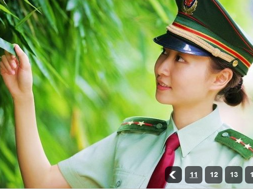 Nữ quân nhân Trung Quốc đẹp lạ