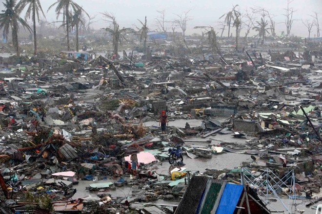 Quan chức Philippines mất chức vì công bố 10.000 người chết vì bão
