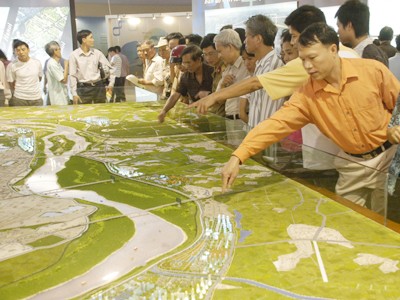 Triển lãm Quy hoạch cơ bản phát triển khu vực sông Hồng đoạn qua Hà Nội giai đoạn 2 Ảnh: Phạm Yên