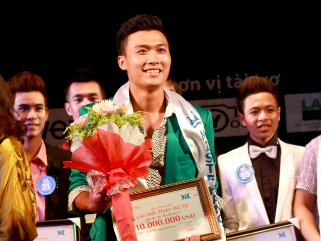 Nam sinh Sân khấu trở thành Mister Hà Nội 2012