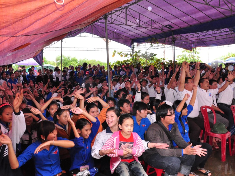 Học sinh Quảng Bình và đại biểu Hành trình tại buổi giao lưu Tuổi trẻ vì biển đảo quê hương