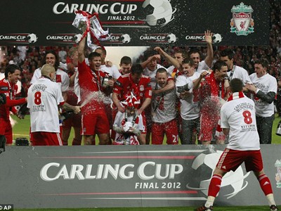 Liverpool đoạt Carling Cup sau loạt penalty ‘cân não’
