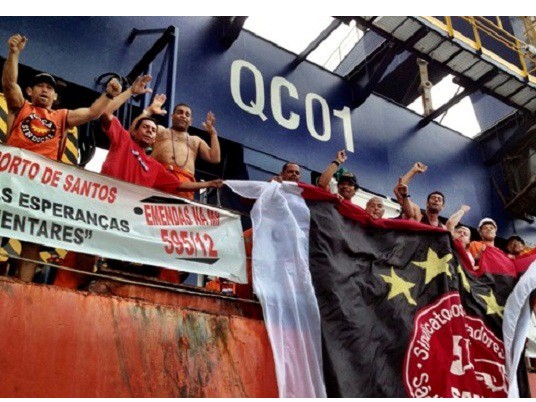 Các công nhân Brazil biểu tình phản đối tàu Trung Quốc đưa người sang chiếm việc làm