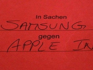 Samsung chưa đàm phán, tiếp tục tấn công Apple