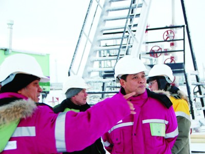 Những người thợ liên doanh dầu khí Việt - Nga tại Nhenhezky (Cực Bắc Nga) Ảnh: Xuân Ba