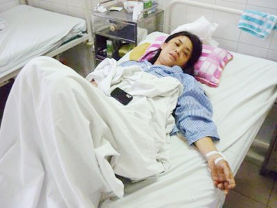 Chị Oanh đang được các bác sỹ bệnh viện Việt Tiệp tận tình cứu chữa