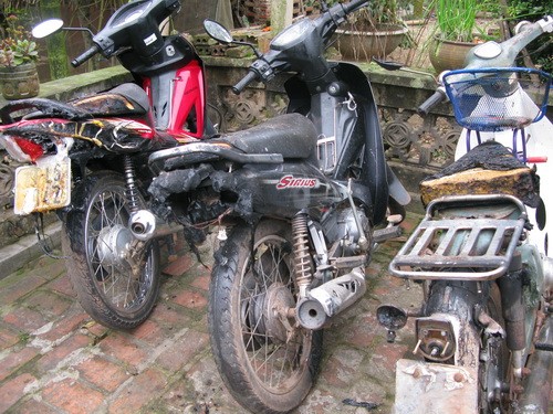 Phú Thọ: cháy ba xe máy trong nhà
