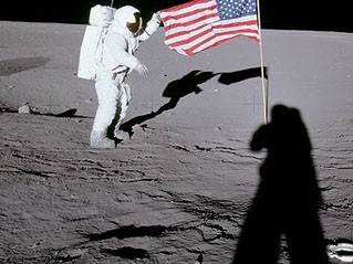 Thêm bằng chứng Mỹ chưa từng lên Mặt trăng