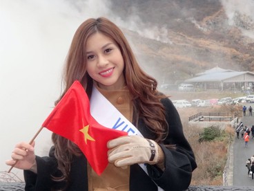 Hương Trâm cảm động với người Việt tại Nhật
