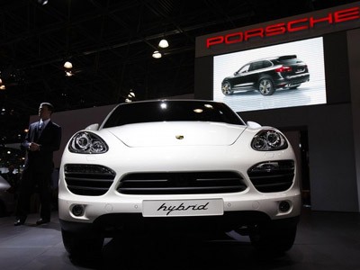 Porsche ra giá Cayenne 2011 tại Mỹ