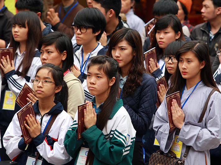 Hàng trăm học sinh đến chùa... hỏi thi đại học