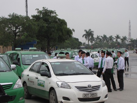 Kiểm tra 113 hãng taxi ở Hà Nội