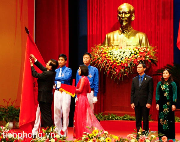 Kỷ niệm 80 năm, Đoàn TN đón nhận Huân chương Sao vàng lần 2
