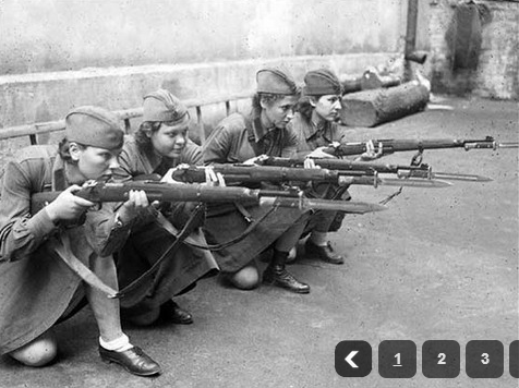 Những "đóa hồng" cầm súng Liên Xô