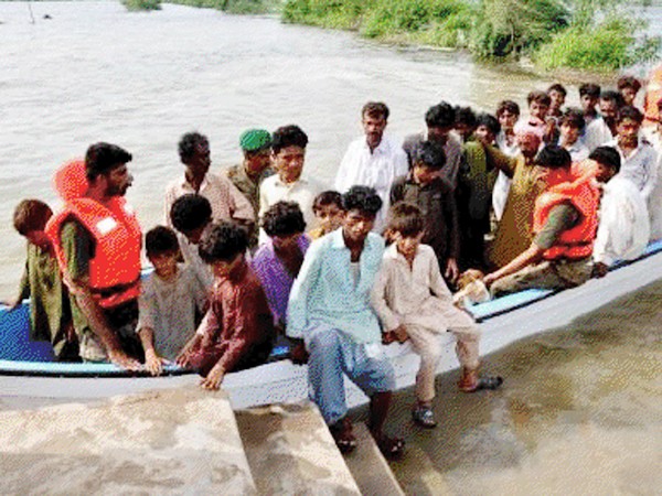 Lũ lụt làm 100 người chết ở Pakistan